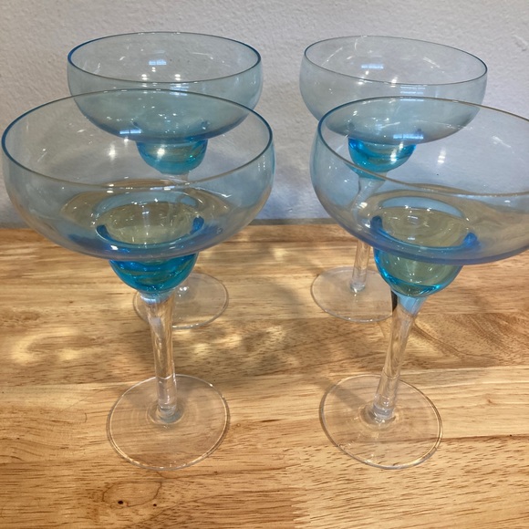 Set of four margarita glasses cocktails blue glass ombre - Picture 3 of 8